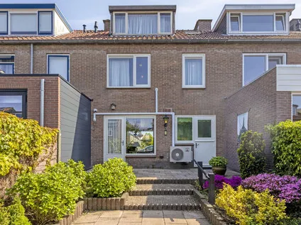 Tussenwoning te koop: Da Costastraat 27, Van Boetzelaerstraat Alphen Aan Den Rijn