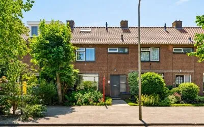 Tussenwoning te koop: Da Costastraat 54, Van Boetzelaerstraat Alphen Aan Den Rijn