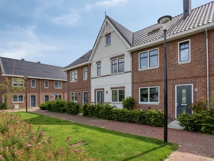 Tussenwoning te koop: Dabbestraat 100, Oude-Tonge centrum Oude-Tonge