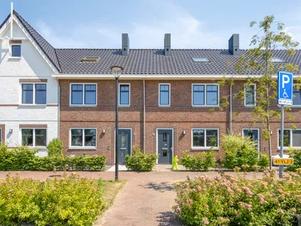 Tussenwoning te koop: Dabbestraat 96, Oude-Tonge centrum Oude-Tonge