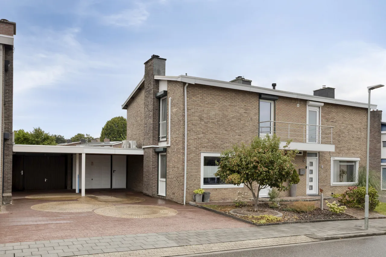 Tussenwoning te koop: Daelenlaan 5, Landgraaf
