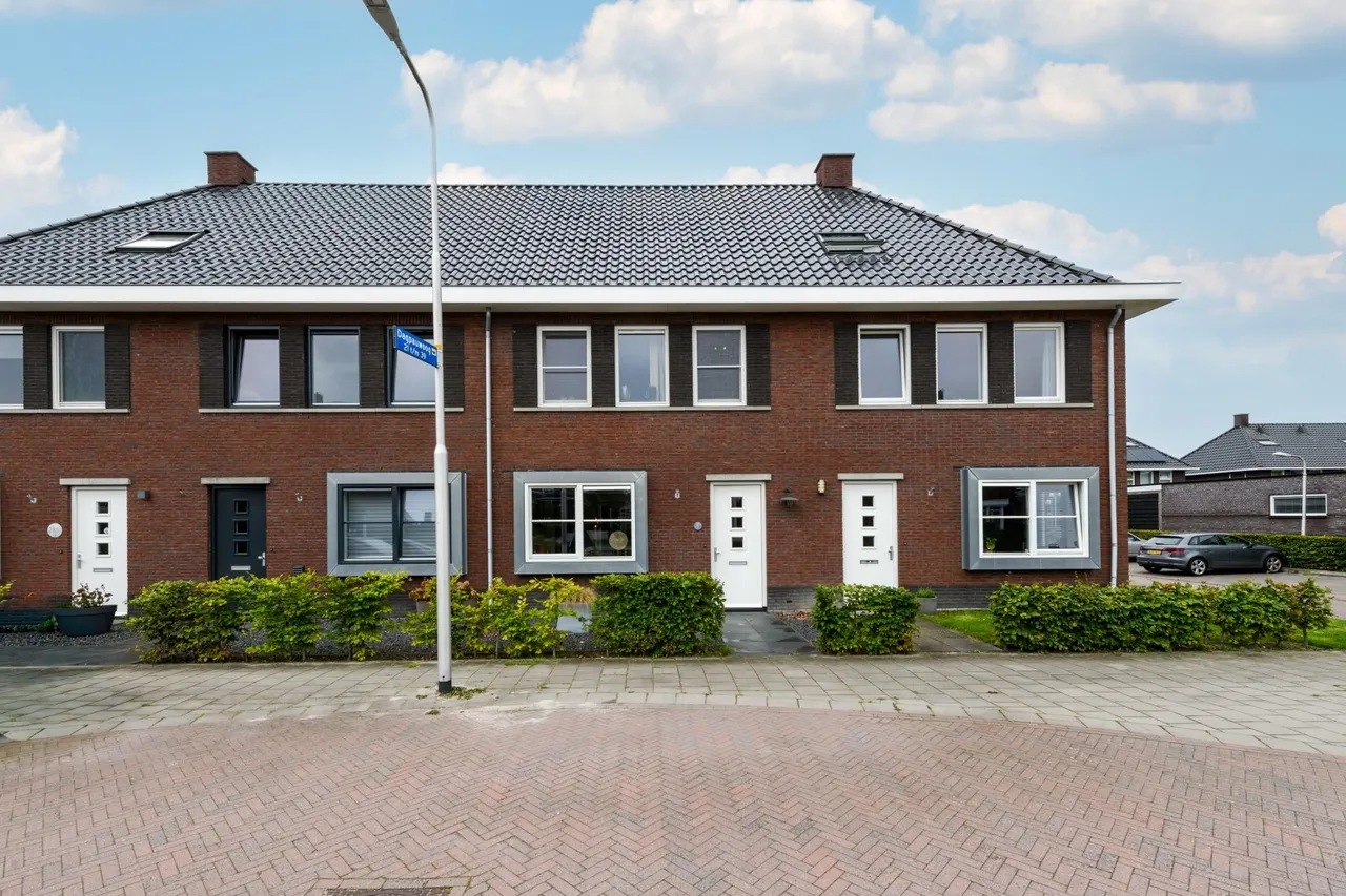 Tussenwoning te koop: Dagpauwoog 24, Wolvega