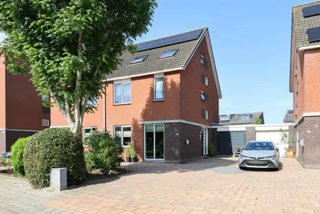 Tussenwoning te koop: Dagpauwoog 56, Duinterpen Sneek