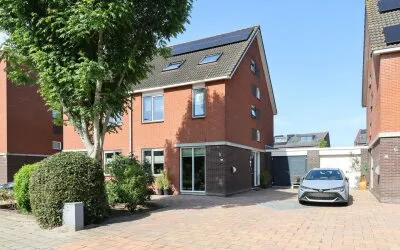Terraced house for sale: Dagpauwoog 56, Duinterpen Sneek