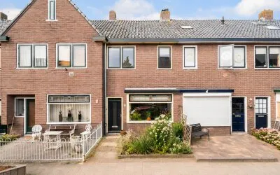 Tussenwoning te koop: Dahliastraat 10, Bloemen- en Bomenkwartier Woerden