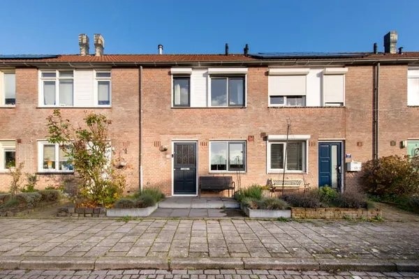 Tussenwoning te koop: Dahliastraat 11, Bergen Op Zoom