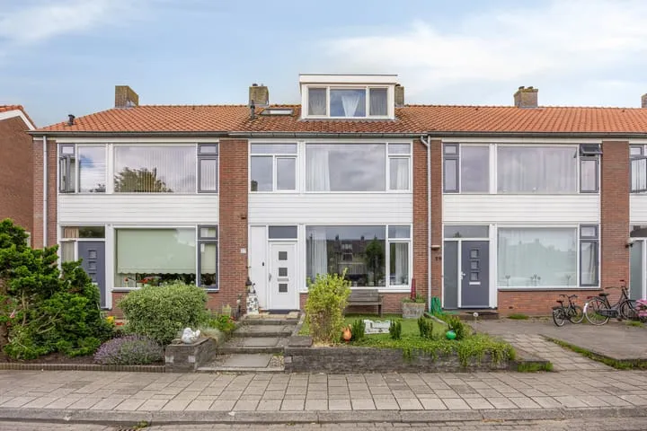 Terraced house for sale: Dahliastraat 27, Stolwijk Stolwijk