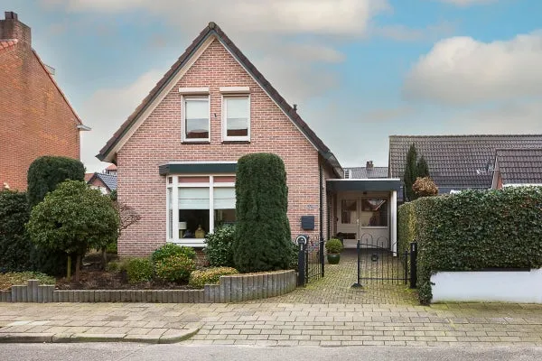 Detached house for sale: Dahliastraat 29, Bloemenbuurt Ede