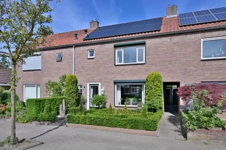 Tussenwoning te koop: Dahliastraat 3, Boskamp Kern Olst