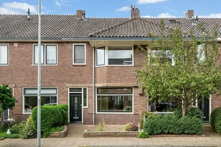 Tussenwoning te koop: Dahliastraat 34, Woerden