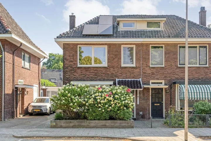 Semi-detached for sale: Dahliastraat 36, Park Stokhorst Enschede