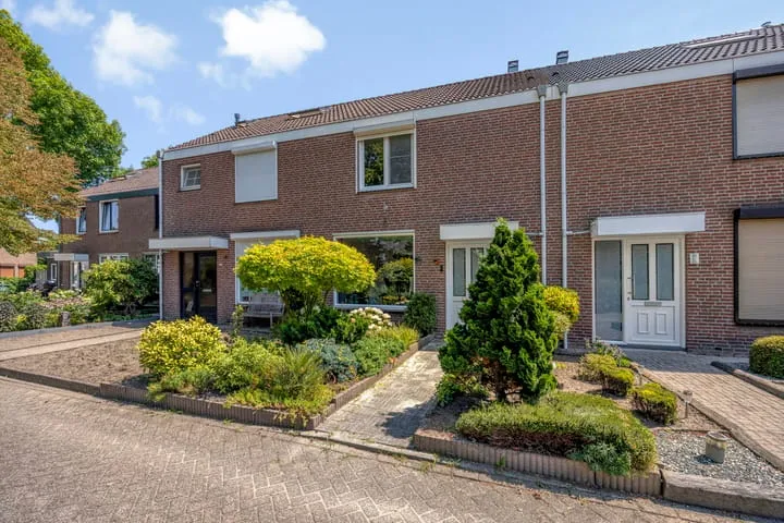 Tussenwoning te koop: Dahliastraat 60, Boshoven-Vrakker Weert