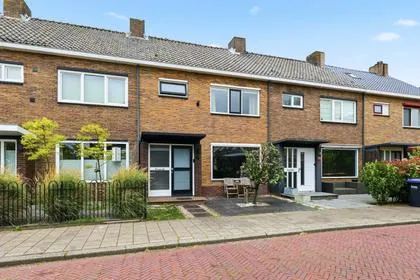 Tussenwoning te koop: Daltonstraat 5, Onderwijzersbuurt Heemskerk