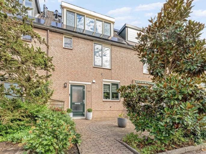 Tussenwoning te koop: Damastbloem 30, Breukelen