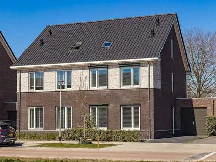 Tussenwoning te koop: Damhertstraat 14, Verspreide huizen Rucphen Rucphen