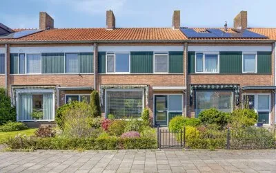 Tussenwoning te koop: Daniël Heinsiusstraat 18, Deventer