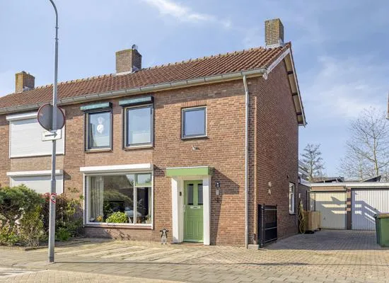 Twee-onder-één-kap te koop: Daniëlstraat 10, Langeweg