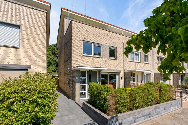 Hoekwoning te koop: Danslaan 12, Danswijk Noordoost Almere