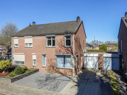 Tussenwoning te koop: Dassenkuillaan 59, Geleen-Noord Geleen