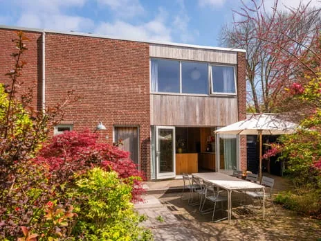 Tussenwoning te koop: Dawson-Nes 12, Negen-Nessen Bergen (Nh)