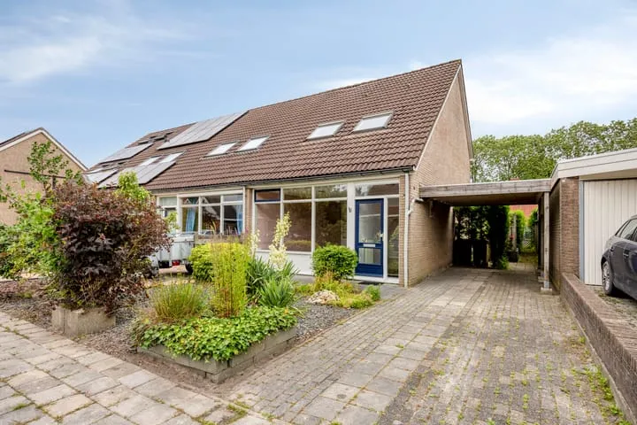 Corner house for sale: de Akkers 16, Kommerzijl Kommerzijl