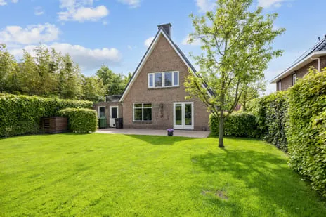 Vrijstaande woning te koop: De Akkerstraat 4, Garnwerd Garnwerd
