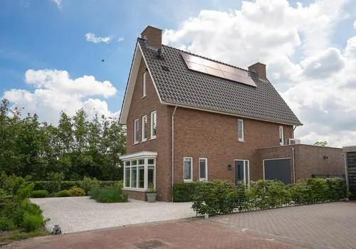 Vrijstaande woning te koop: de Bennenmaker 12, Kern Maasbommel Maasbommel