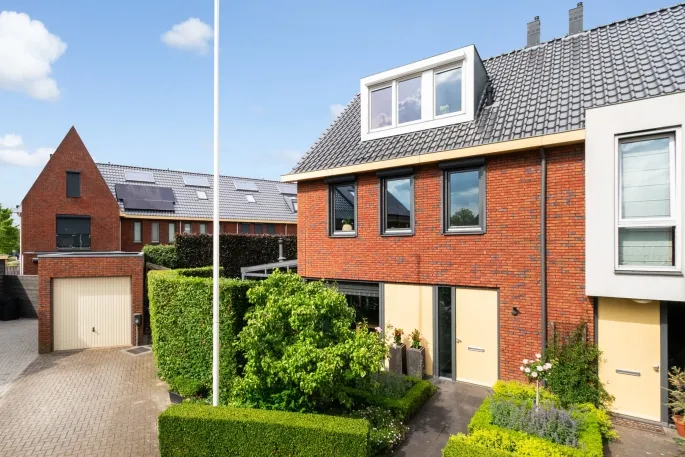 Twee-onder-één-kap te koop: De Bongerd 16, Verspreide huizen ten noorden van Scherpenzeel Scherpenzeel