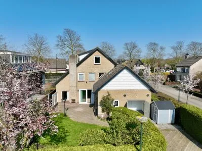 Vrijstaande woning te koop: de Bossen 18, Raamsdonksveer