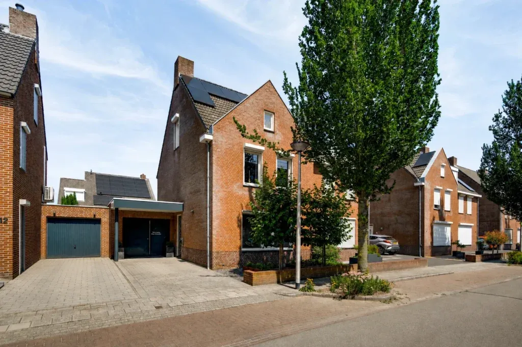 Tussenwoning te koop: De Bunderhoevestraat 10, Margraten