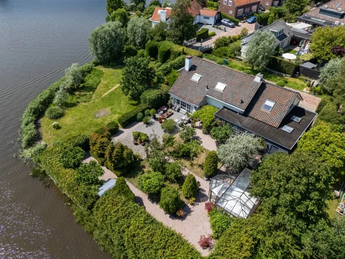 Vrijstaande woning te koop: De Burcht 2, Markenbinnen