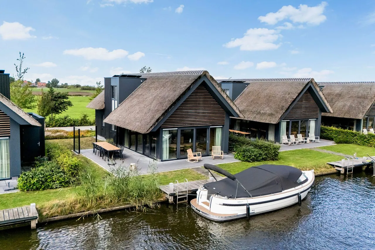 Vrijstaande woning te koop: De Burd 25B005, Heeg