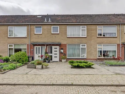 Tussenwoning te koop: De Cartouwe 84, Vollenhove Vollenhove