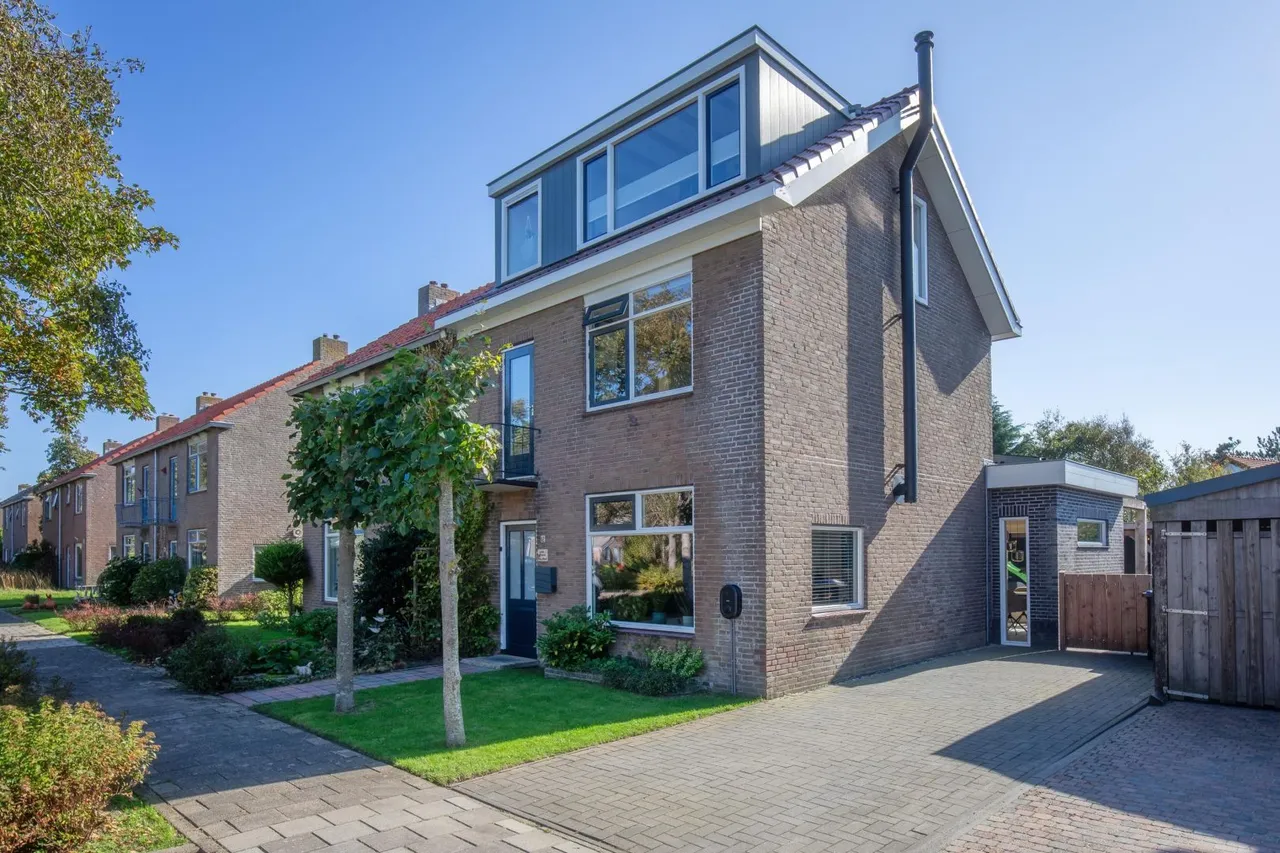 Twee-onder-één-kap te koop: De Dageraad 12, Den Hoorn