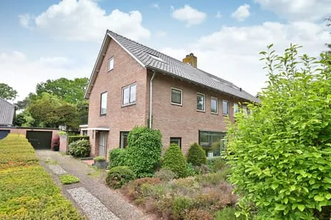 Twee-onder-één-kap te koop: De Dissel 6, Oostereng Laren (Nh)