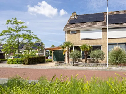 Corner house for sale: De Doolhof 1, Kapelle Kapelle