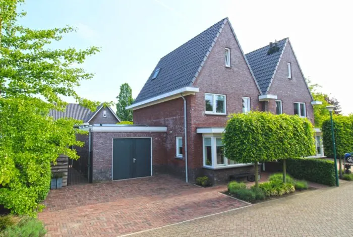 Twee-onder-één-kap te koop: De Doorgang 5, Mill-West Mill