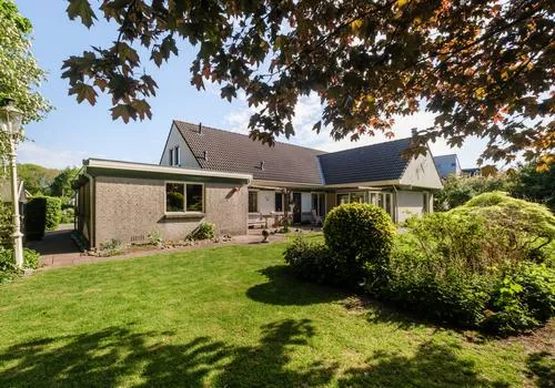 Vrijstaande woning te koop: De Draf 2, De Manege Dronten