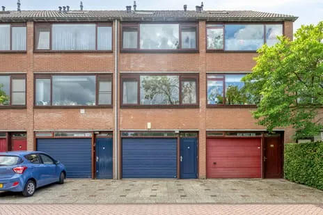 Terraced house for sale: De Eik 20, Tijsjesdijk Rhoon