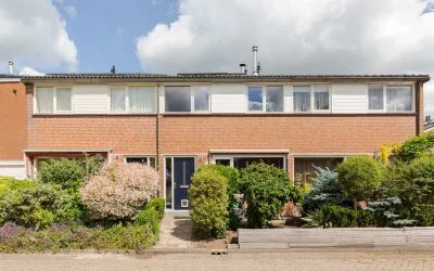 Terraced house for sale: De Feanrânne 14, De Rat-Cloosterkamp Ijlst
