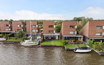 Vrijstaande woning te koop: De Fluessen 10, Zuiderburen Leeuwarden