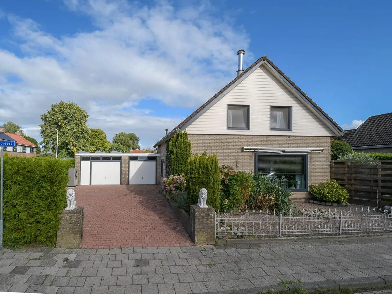 Twee-onder-één-kap te koop: De Foreest 1, Drachten