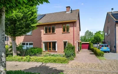 Twee-onder-één-kap te koop: de Ganzeboom 127, Dorp Schalkhaar Schalkhaar