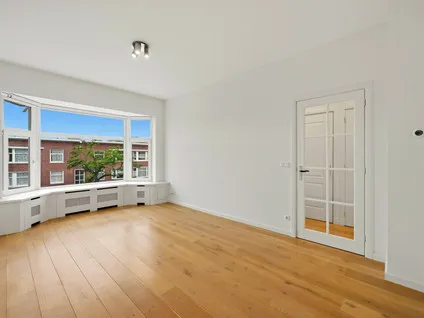 Appartement te koop: De Genestetlaan 32, Laakkwartier-Oost 'S-Gravenhage