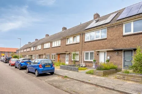 Terraced house for sale: De Genestetstraat 21, Dr. Schaepmanplein en omgeving Heerlen