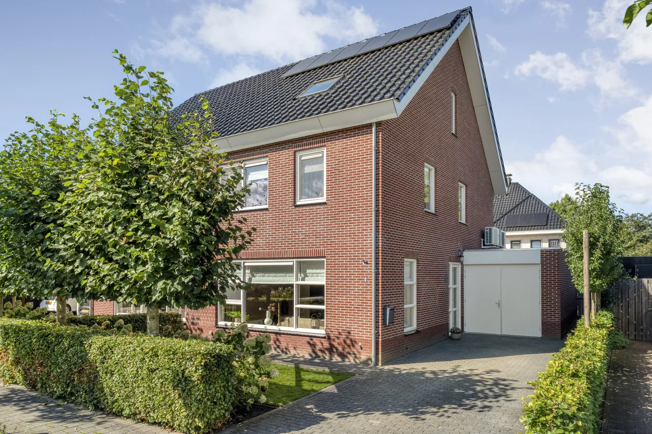 Twee-onder-één-kap te koop: De Geurne 1, Gramsbergen