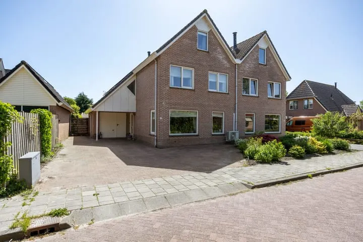 Semi-detached for sale: De Graslanden 7, Sauwerd Sauwerd