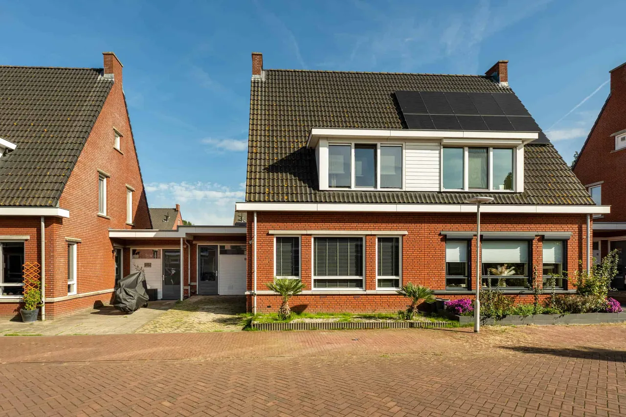 Tussenwoning te koop: de Groenling 28, Hoogerheide