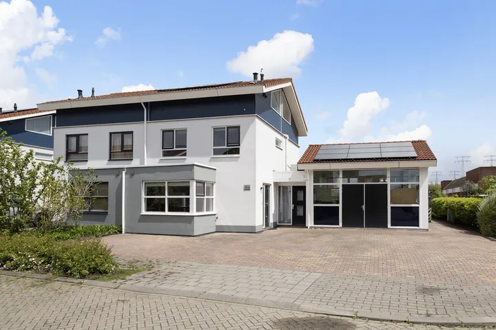 Twee-onder-één-kap te koop: De Gronzen 45, Zuiderburen Leeuwarden