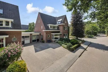 Tussenwoning te koop: de Groote Scheerelaan 27, Kern Dierdonk Helmond